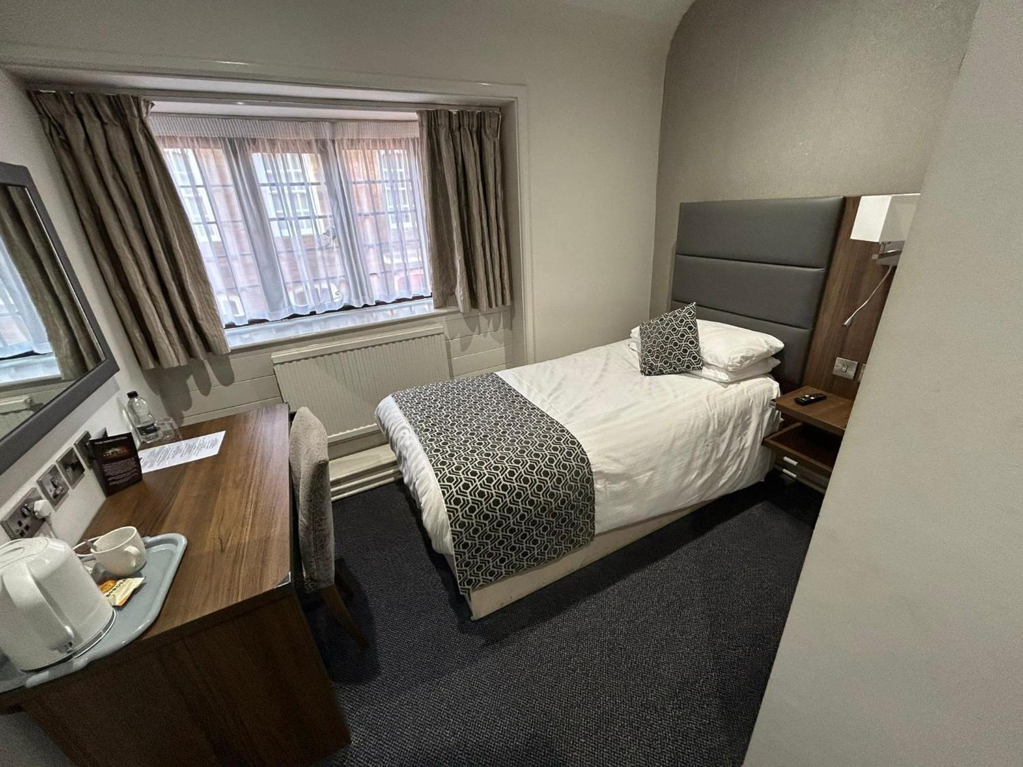 The Hind Hotel Wellingborough Camera foto